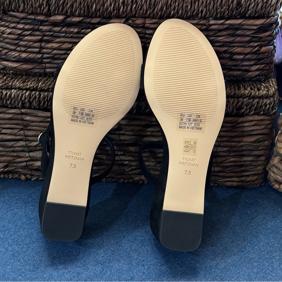 Stuart Weitzman Buckle Wedge Suede Sandal size 7.5 - Picture 9 of 12